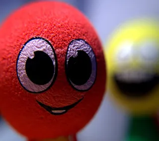 红色椭圆形卡通人物免抠