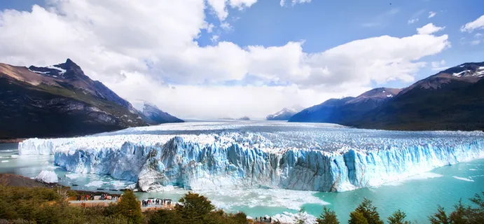 白云高山海报素材高清