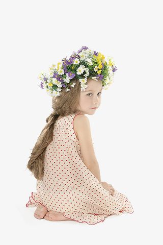 戴花环的小女孩免抠