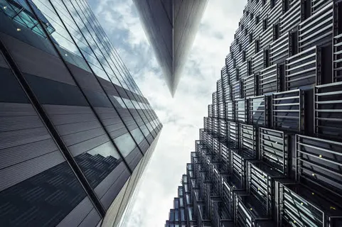 仰视高楼大厦天空免抠