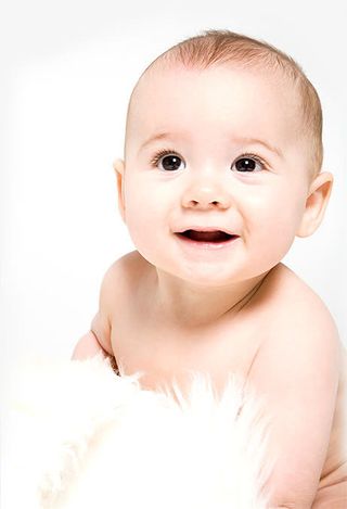 新生儿创意广告治疗不孕不育免抠