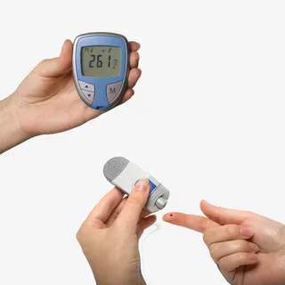 检查血糖的人免抠