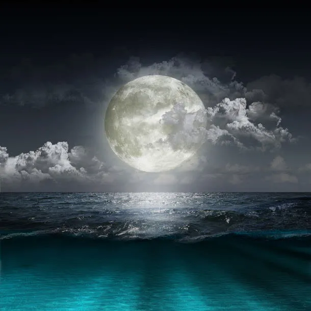海面上的月亮免抠