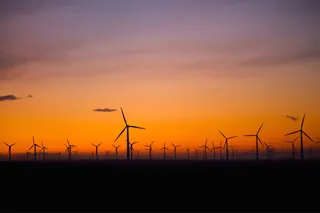 夕阳下的黄昏与风车免抠