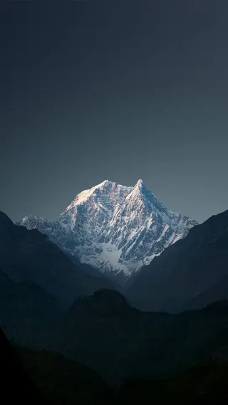 大气深灰色山区风景H5背景素材高清