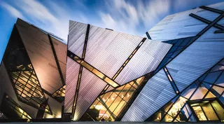 现代高楼办公亮光免抠