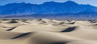 沙漠海报背景高清