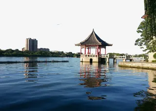 泉城济南大明湖免抠