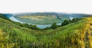 山顶上俯瞰河流高清摄影图片免抠