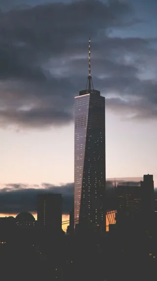 黑色云彩高楼建筑免抠