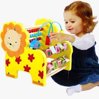 玩游戏的小女孩免抠