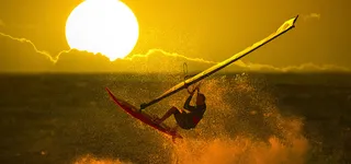 夕阳冲浪海报素材高清