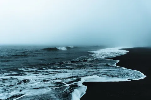 灰色海边背景高清 灰色海边背景高清