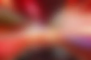 模糊的红粉色海报免抠