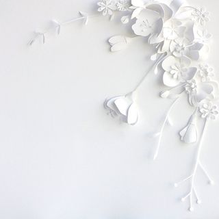 纯白剪纸艺术花朵海报背景素材高清