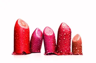 口红上的晶莹的水珠免抠