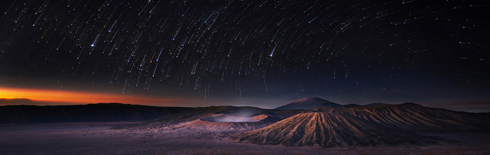 黑色星空流星山脉图片高清