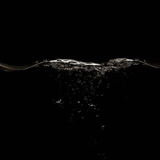 黑色水波主图背景素材高清
