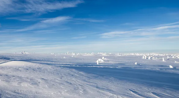 冰天雪地蓝天高清
