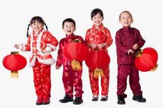 小孩拿灯笼免抠其他元素