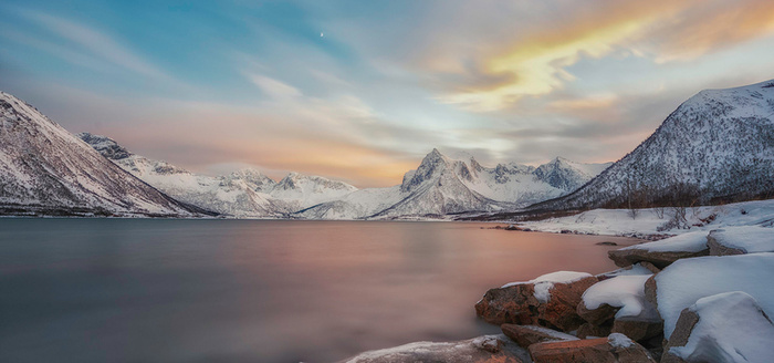 黄昏雪山背景图高清