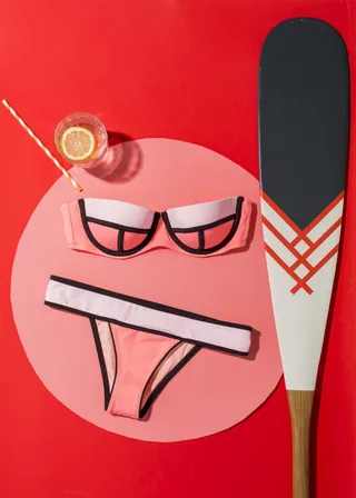 可爱简约女孩内衣背景