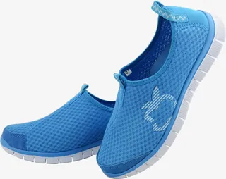 春季蓝色可爱童鞋免抠