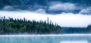 山峰摄影中国风绿色蓝色白色电商海报背景高清