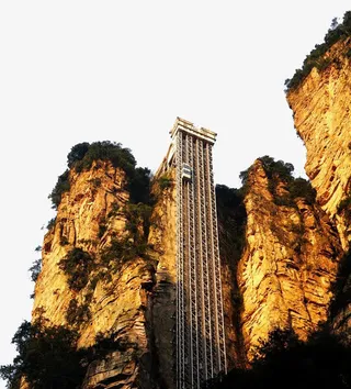 旅游景区百龙天梯免抠