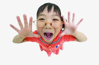 戴眼镜的女孩免抠