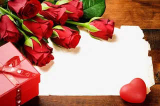 七夕情人节玫瑰爱心礼盒复古海报免抠