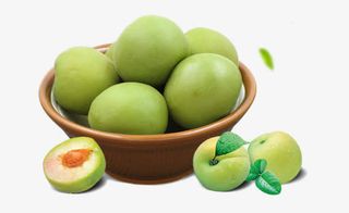 框子中的酸青梅果免抠