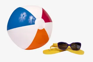 纯黄色不易吸水的海边沙滩鞋和气免抠