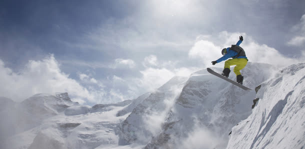 雪山山峰滑雪的人物免抠
