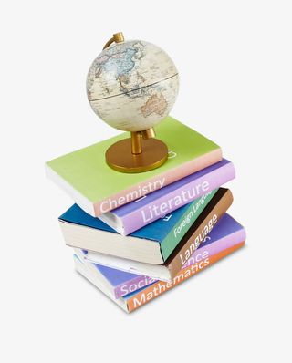 书本和地球仪免抠