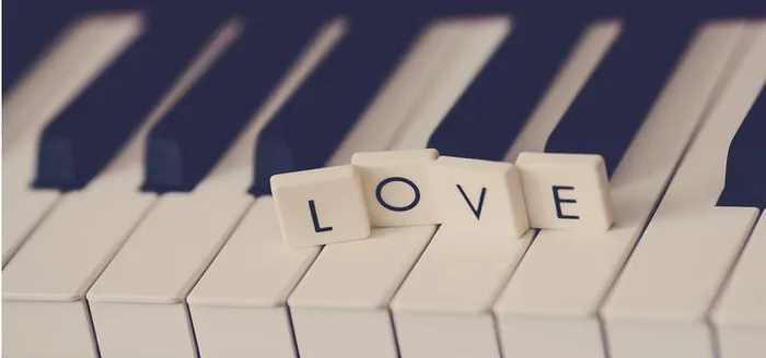钢琴 love 黑白 背景banner高清