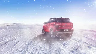 新款车型冬日雪地免抠