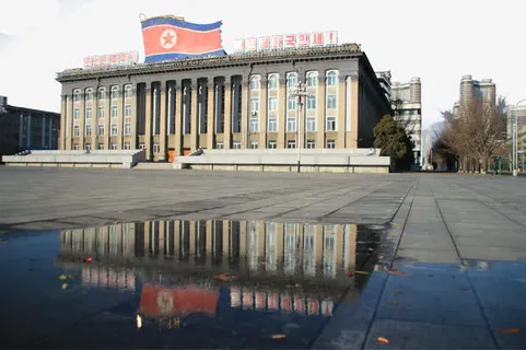 朝鲜金日成广场免抠