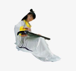 典雅温婉女子弹古筝免抠
