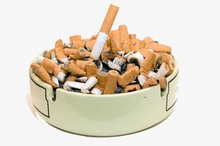 蓝色烟灰缸里高清免扣素材免抠