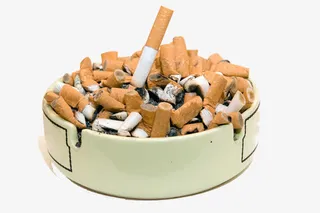 蓝色烟灰缸里高清免扣素材免抠