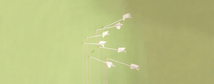 手绘飞标中墙背景高清