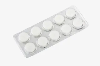 白色治愈透明包装中的西药片实物免抠