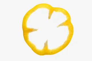 黄色美味切片没仁的黄灯笼椒实物免抠