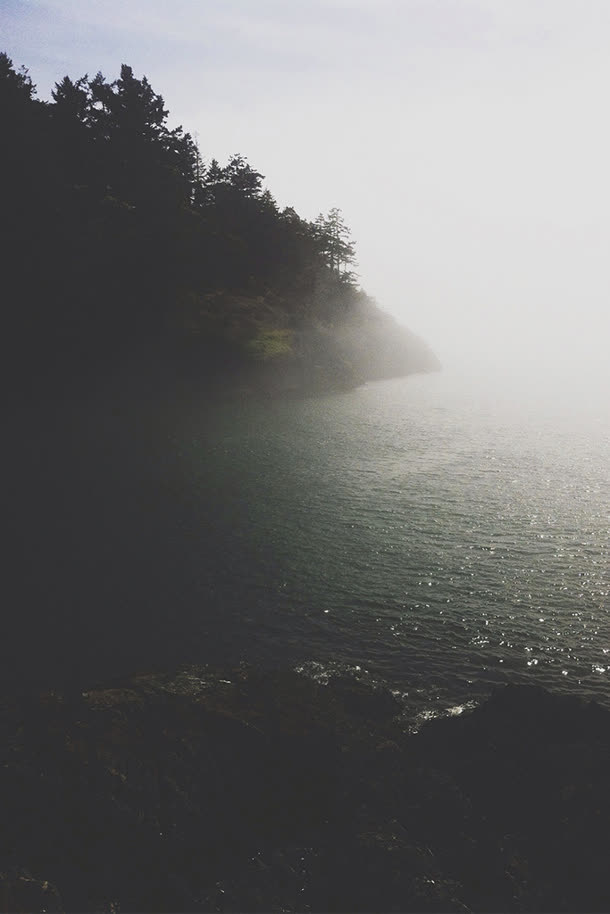 山水风景简约海面免抠