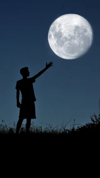 触摸月亮黑色H5背景高清