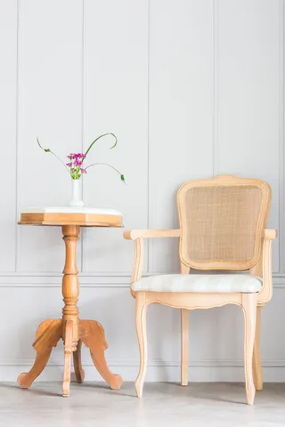 椅子桌子鲜花植物休闲温馨墙壁家居背景高清