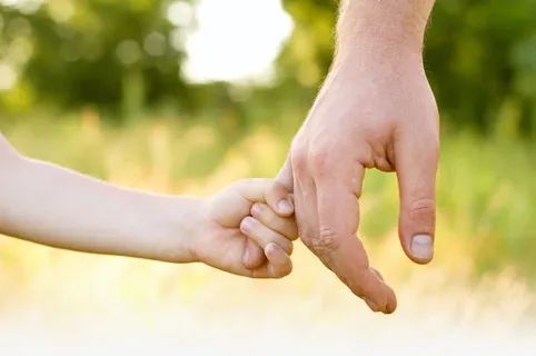 小手拉大手父亲节背景