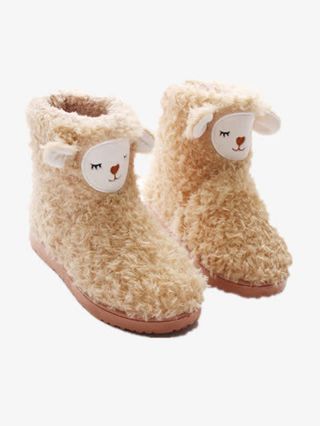 可爱的小羊雪地靴免抠
