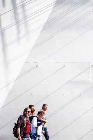 街头建筑光影背景高清